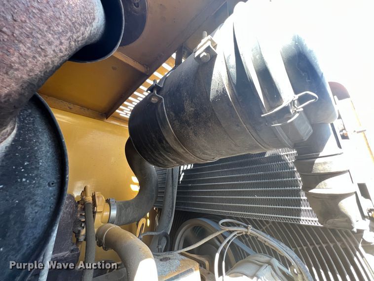 image for item JX9429 2002 John Deere 444H  wheel loader