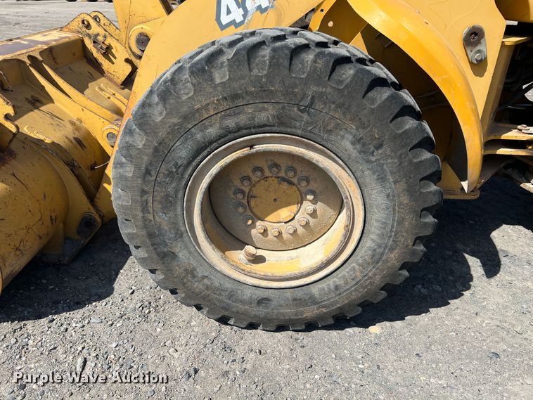 image for item JX9429 2002 John Deere 444H  wheel loader