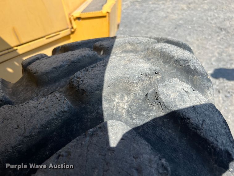 image for item JX9429 2002 John Deere 444H  wheel loader