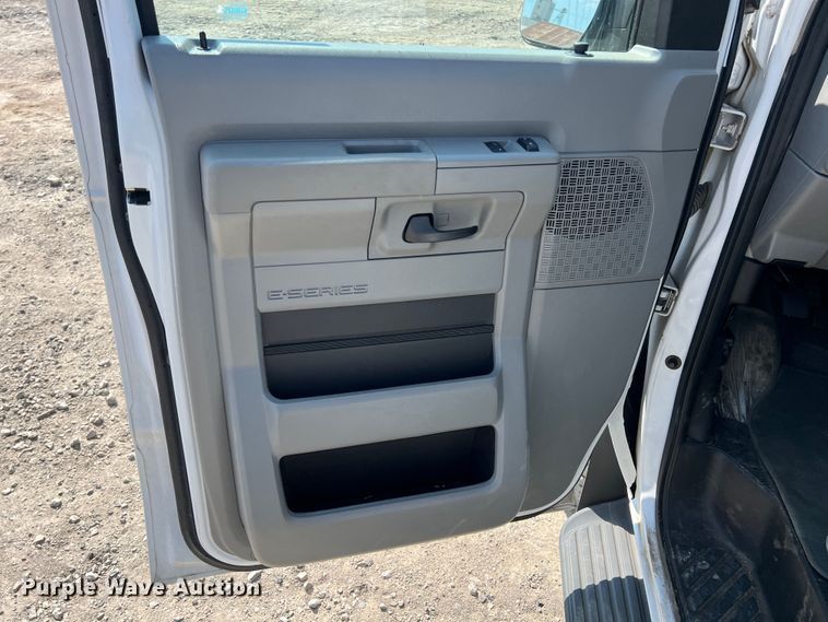 image for item JX9435 2012 Ford E350 Super Duty XLT  van