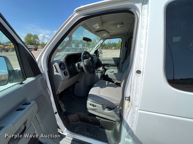 image for item JX9435 2012 Ford E350 Super Duty XLT  van
