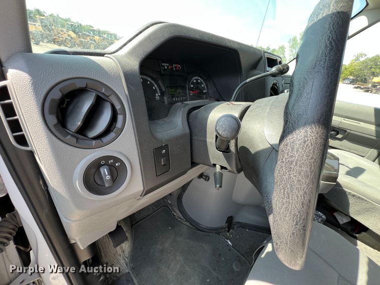 image for item JX9435 2012 Ford E350 Super Duty XLT  van