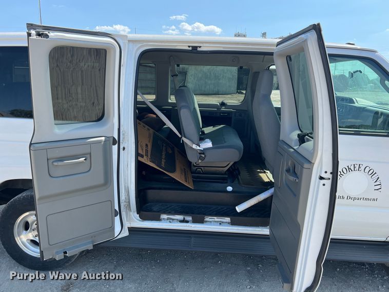 image for item JX9435 2012 Ford E350 Super Duty XLT  van