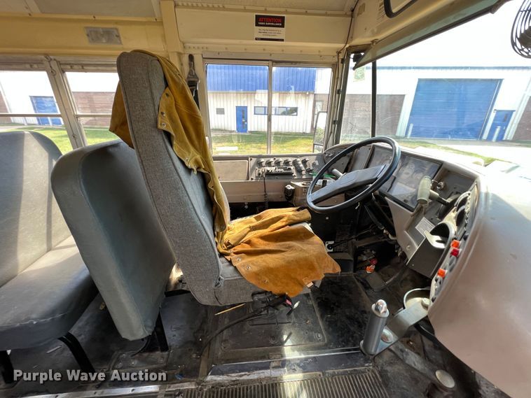 image for item JX9438 2004 International CE200  school bus