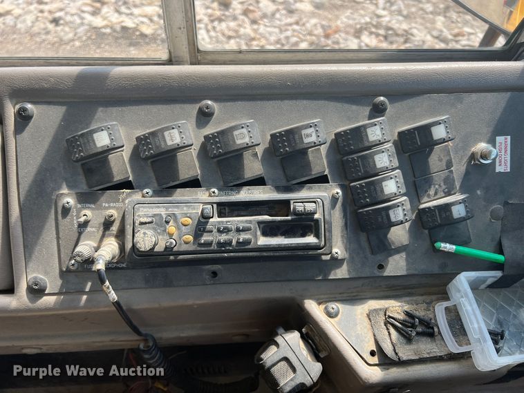 image for item JX9438 2004 International CE200  school bus