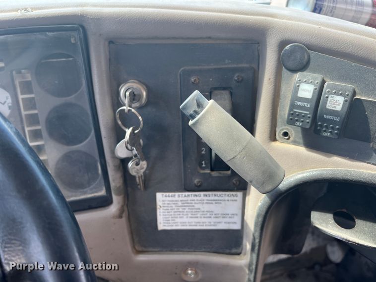 image for item JX9438 2004 International CE200  school bus