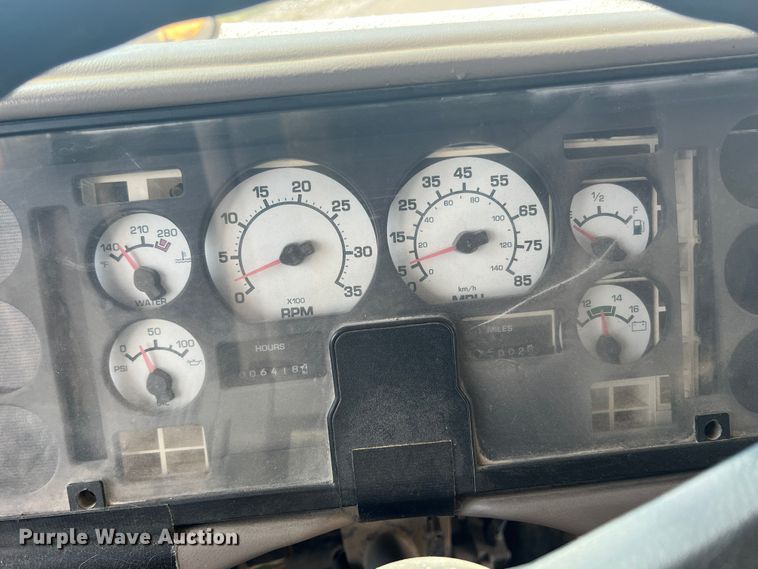 image for item JX9438 2004 International CE200  school bus