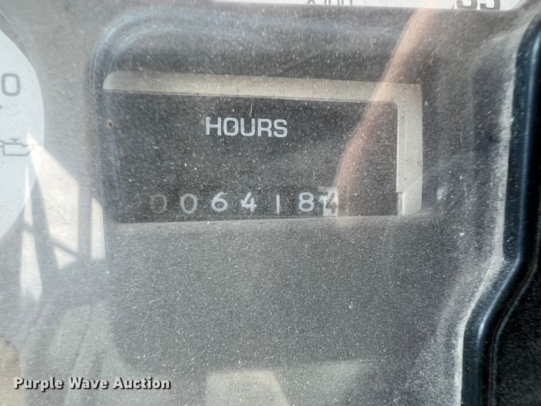 image for item JX9438 2004 International CE200  school bus