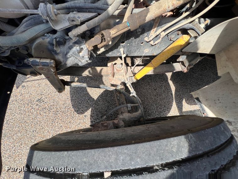 image for item JX9438 2004 International CE200  school bus