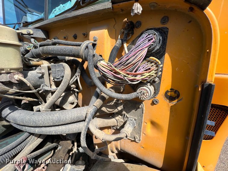 image for item JX9438 2004 International CE200  school bus