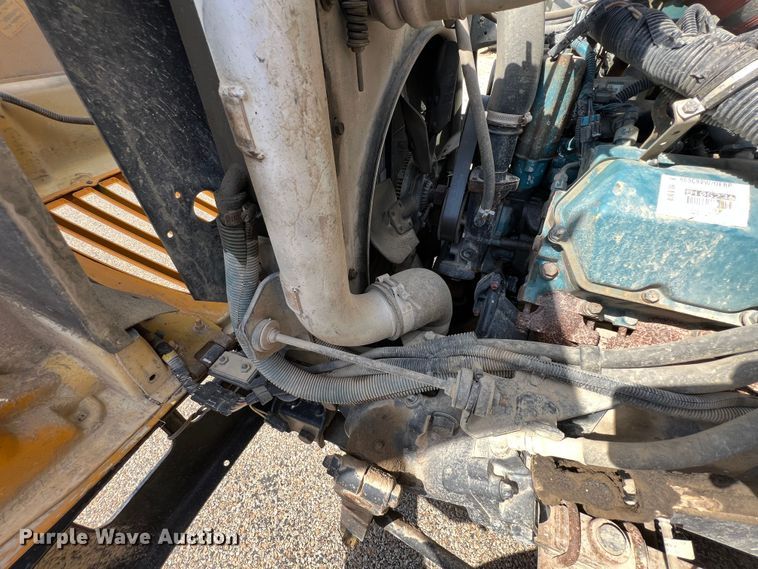 image for item JX9438 2004 International CE200  school bus