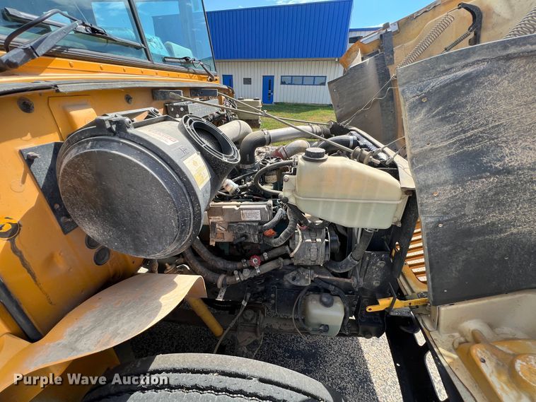 image for item JX9438 2004 International CE200  school bus