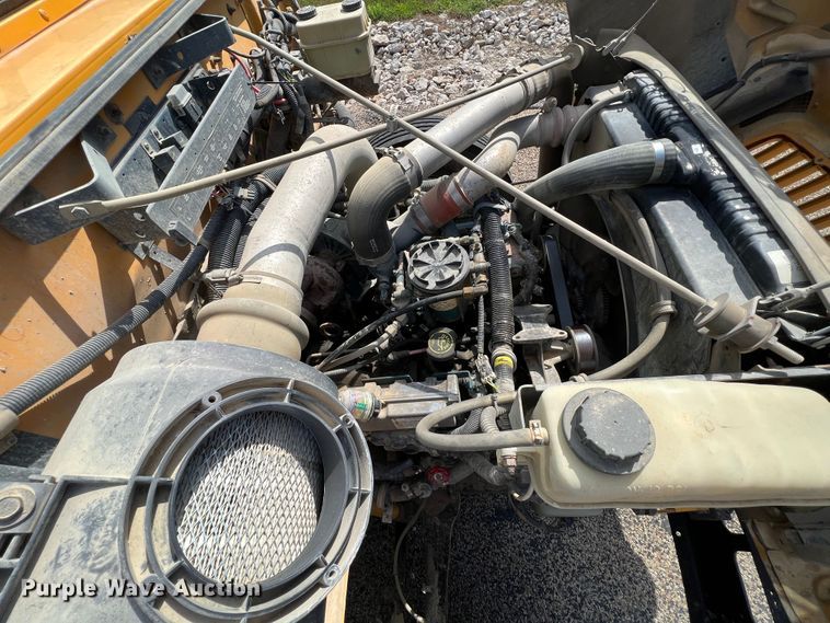 image for item JX9438 2004 International CE200  school bus