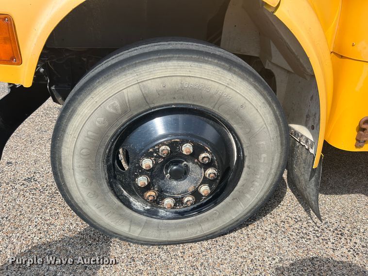 image for item JX9438 2004 International CE200  school bus