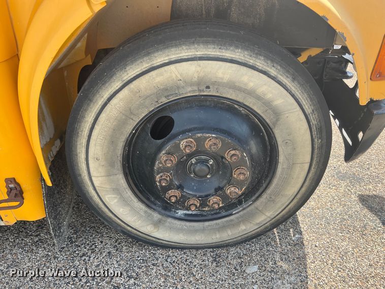 image for item JX9438 2004 International CE200  school bus