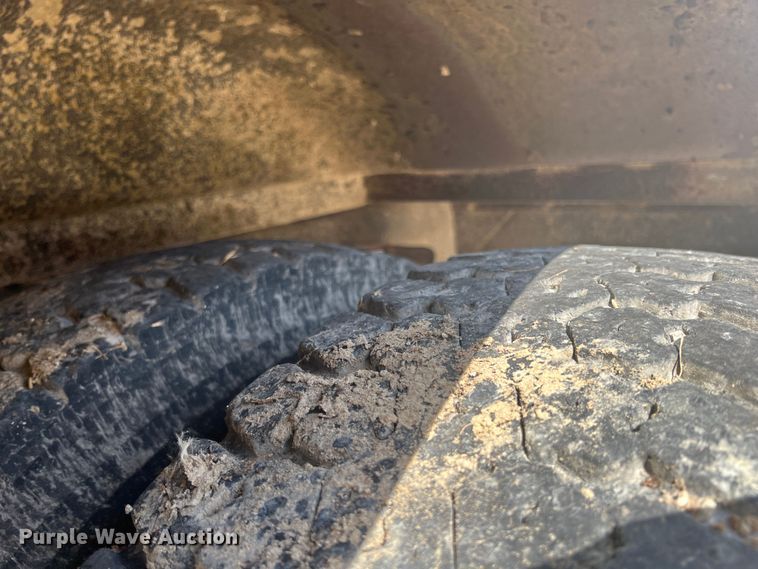 image for item JX9438 2004 International CE200  school bus