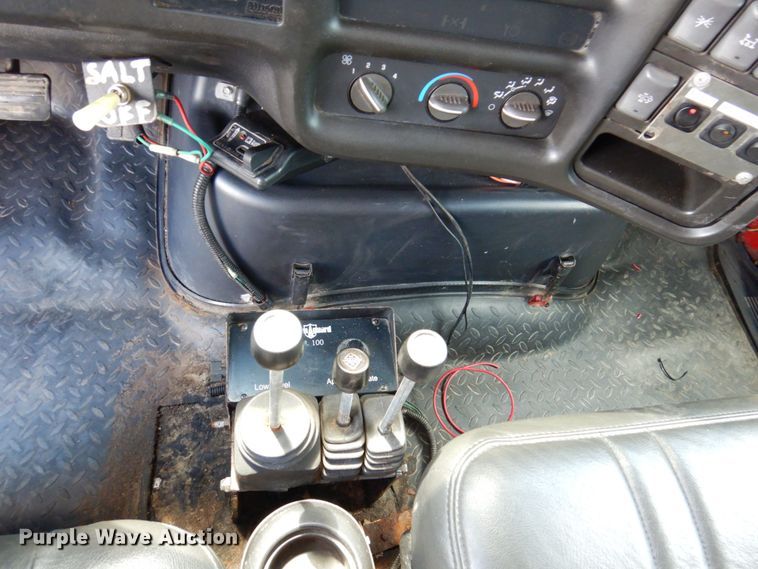 image for item KF9577 2008 GMC C7500  dump truck