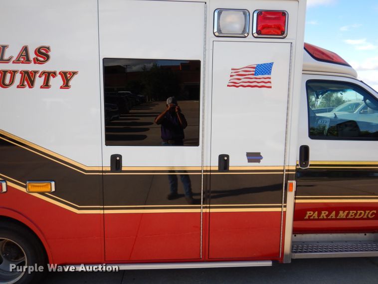 image for item KP9470 2015 Chevrolet Express G4500  ambulance
