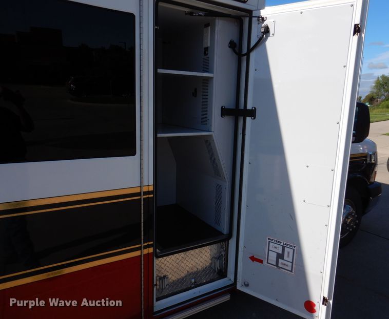 image for item KP9470 2015 Chevrolet Express G4500  ambulance