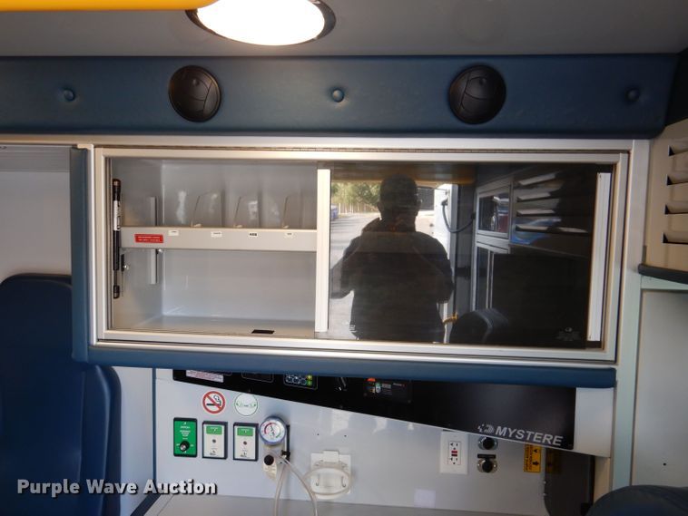 image for item KP9470 2015 Chevrolet Express G4500  ambulance