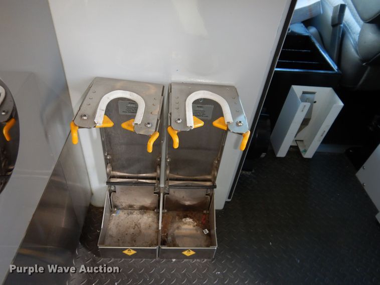 image for item KP9470 2015 Chevrolet Express G4500  ambulance