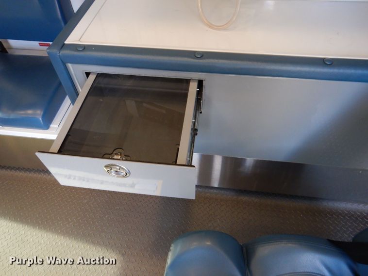 image for item KP9470 2015 Chevrolet Express G4500  ambulance