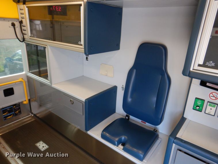 image for item KP9470 2015 Chevrolet Express G4500  ambulance