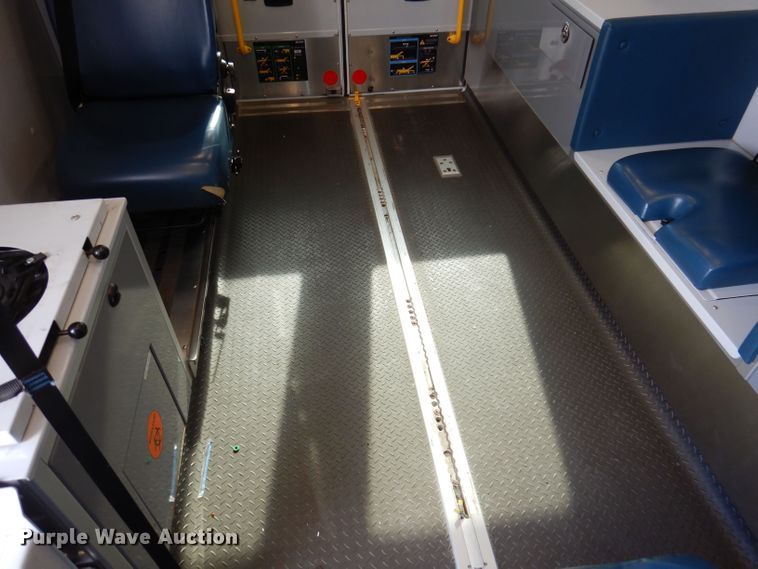 image for item KP9470 2015 Chevrolet Express G4500  ambulance