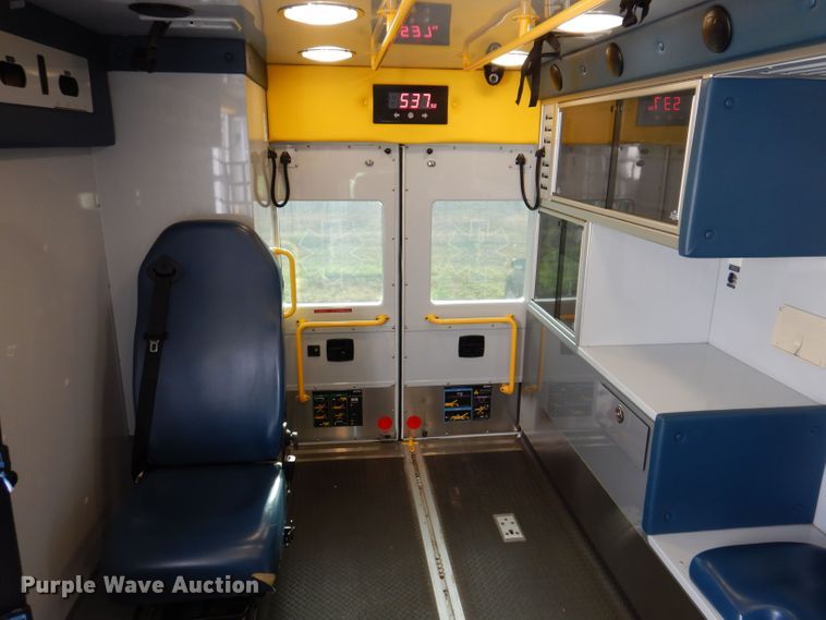 image for item KP9470 2015 Chevrolet Express G4500  ambulance