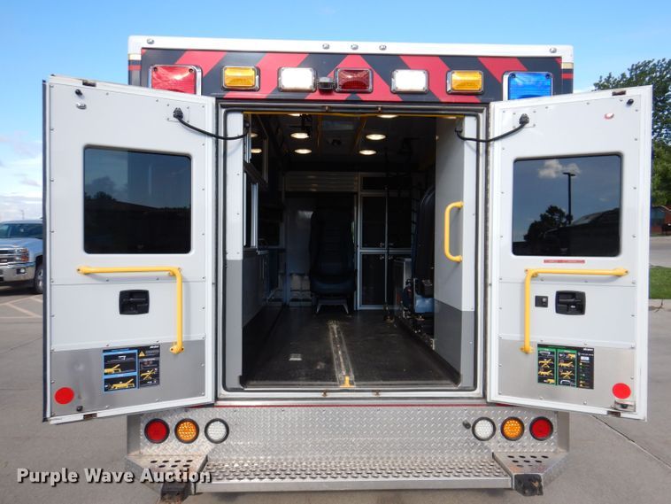 image for item KP9470 2015 Chevrolet Express G4500  ambulance