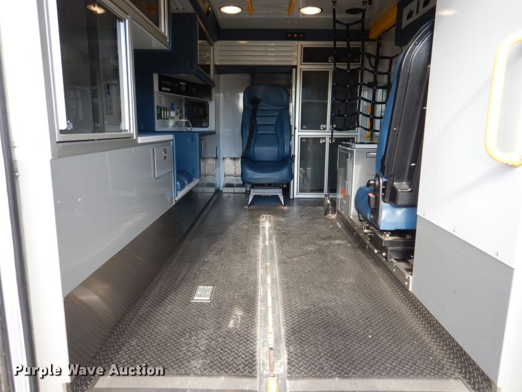 image for item KP9470 2015 Chevrolet Express G4500  ambulance