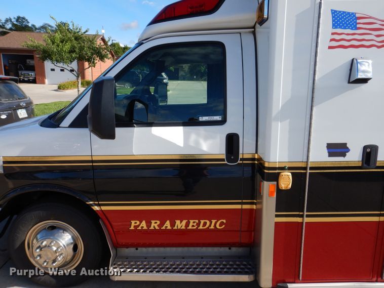 image for item KP9470 2015 Chevrolet Express G4500  ambulance