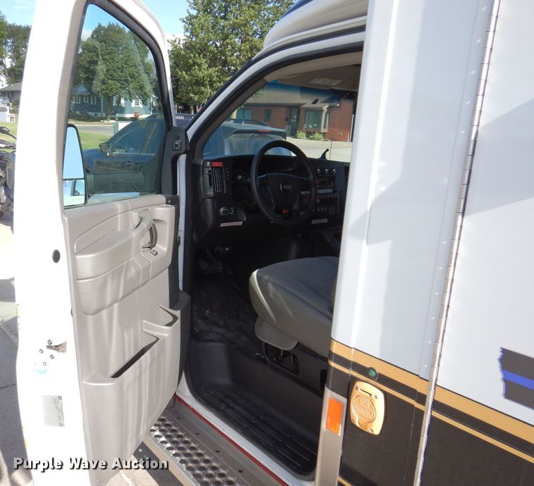 image for item KP9470 2015 Chevrolet Express G4500  ambulance
