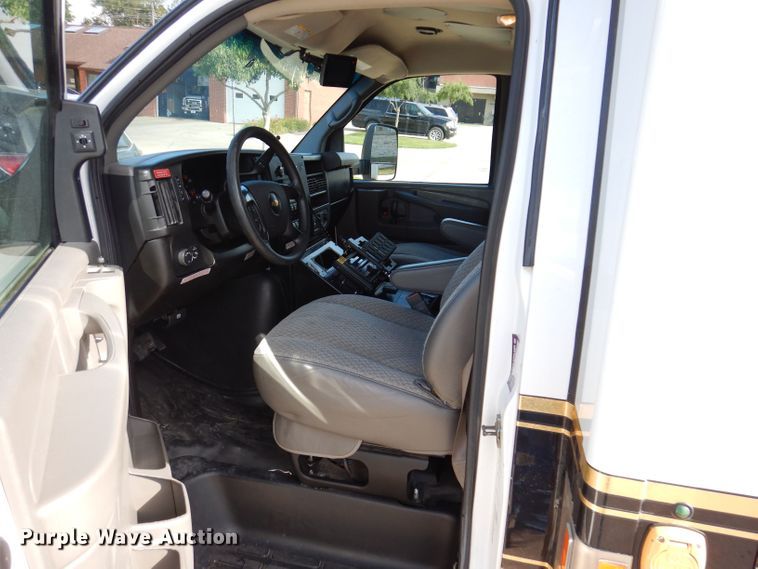 image for item KP9470 2015 Chevrolet Express G4500  ambulance