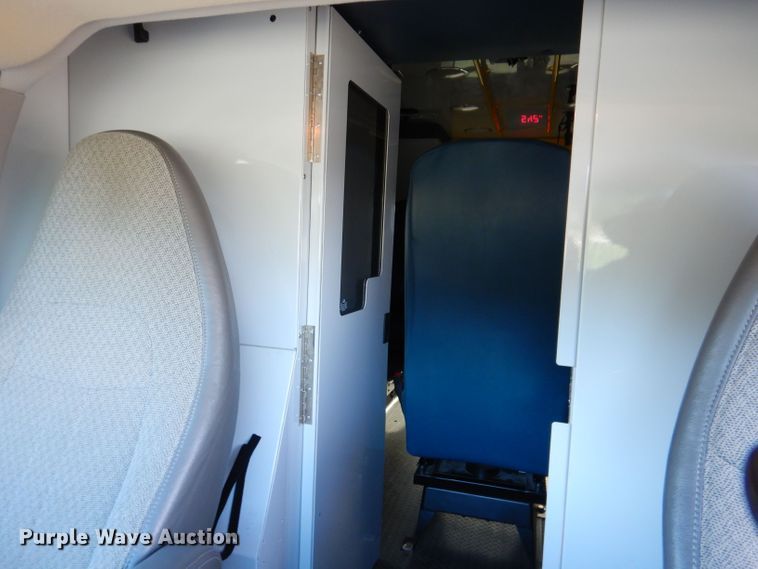 image for item KP9470 2015 Chevrolet Express G4500  ambulance