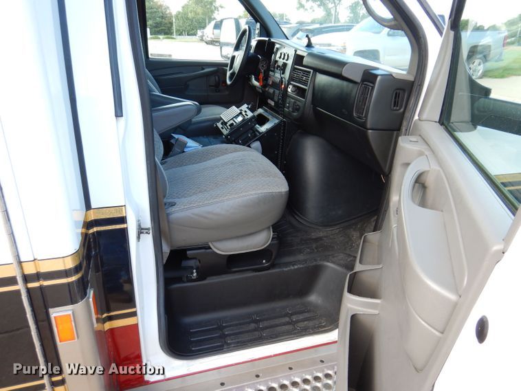 image for item KP9470 2015 Chevrolet Express G4500  ambulance