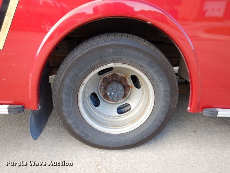 image for item KP9470 2015 Chevrolet Express G4500  ambulance