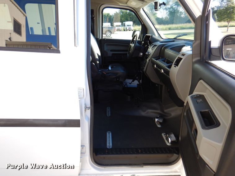 image for item KP9471 2014 VPG MV-1  handicap accessible van