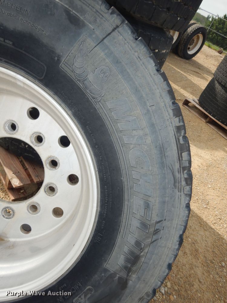 image for item KS9781 (5) tires