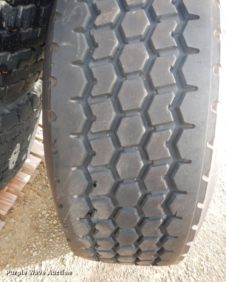 image for item KS9781 (5) tires
