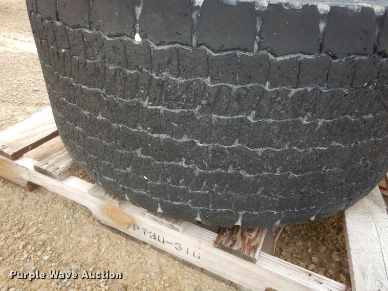 image for item KS9782 (4) 455/55R22.5 tires