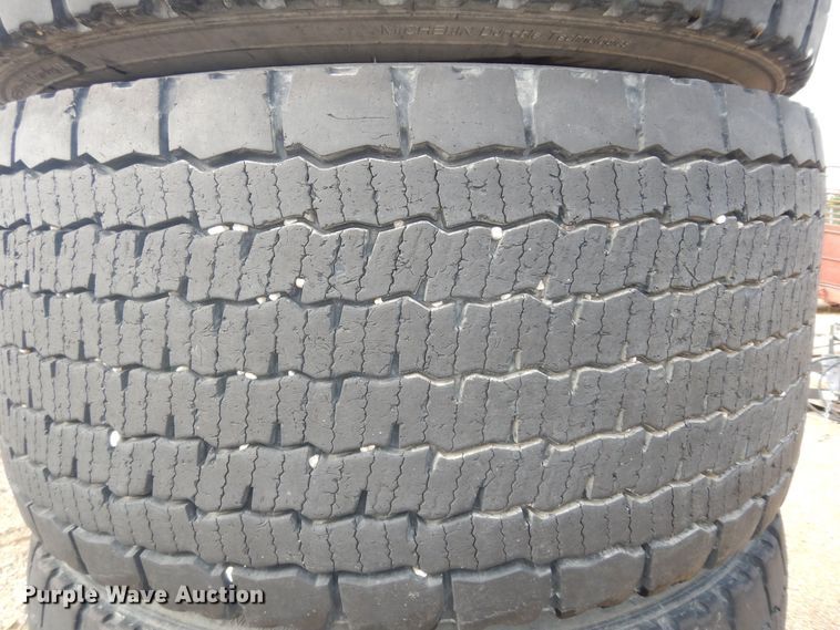 image for item KS9783 (4) 455/55R22.5 tires