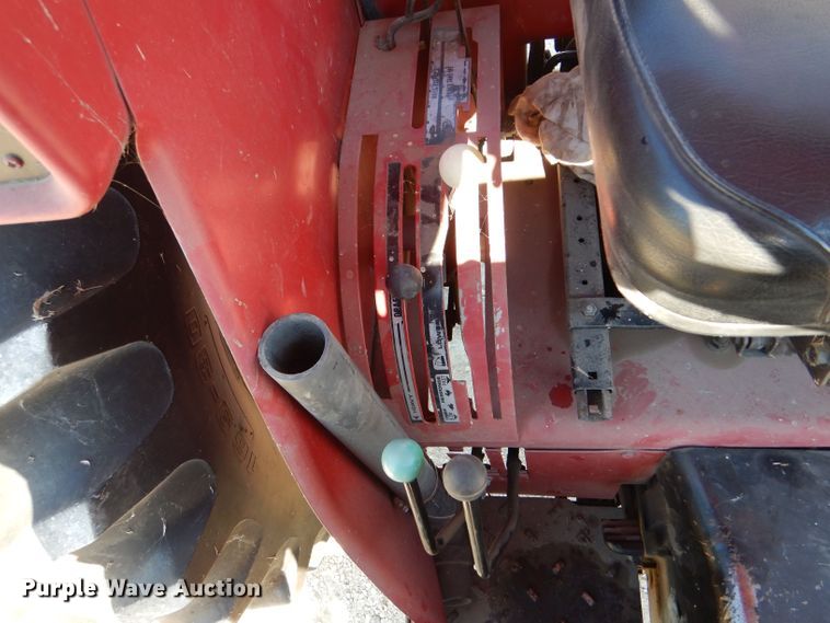 image for item LB9866 1991 Case IH 595  tractor