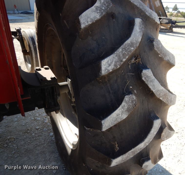 image for item LB9866 1991 Case IH 595  tractor