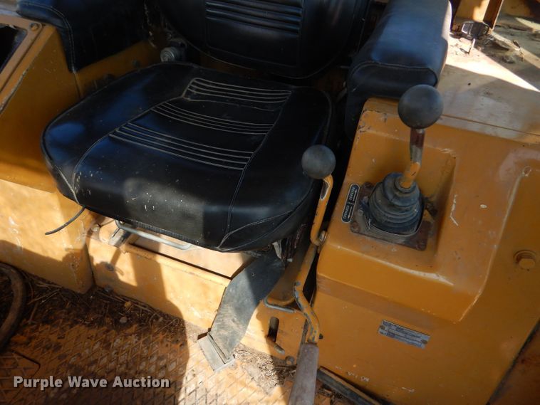 image for item LB9867 1982 Fiat-Allis 10C  dozer