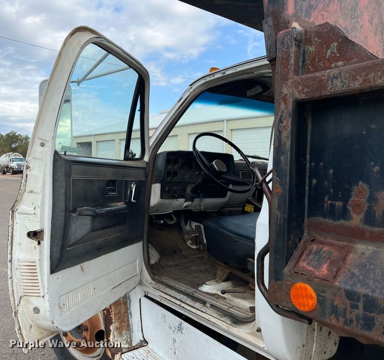 image for item LI9406 1984 GMC C6000  dump truck