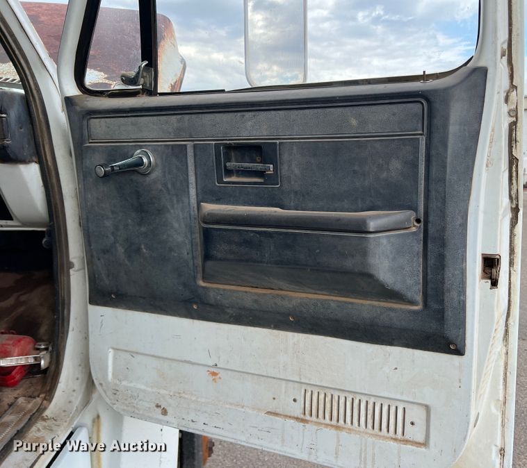 image for item LI9406 1984 GMC C6000  dump truck