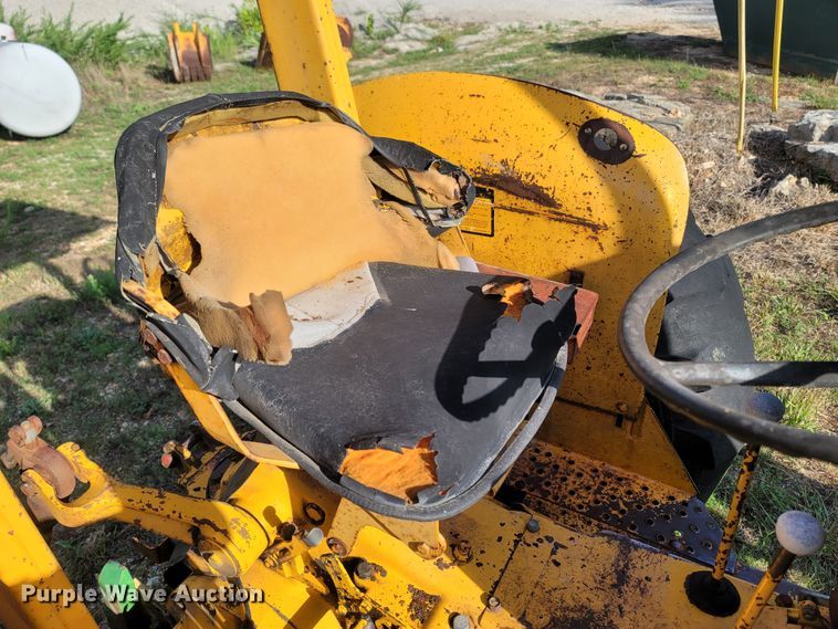 image for item LM9618 John Deere 401B  tractor