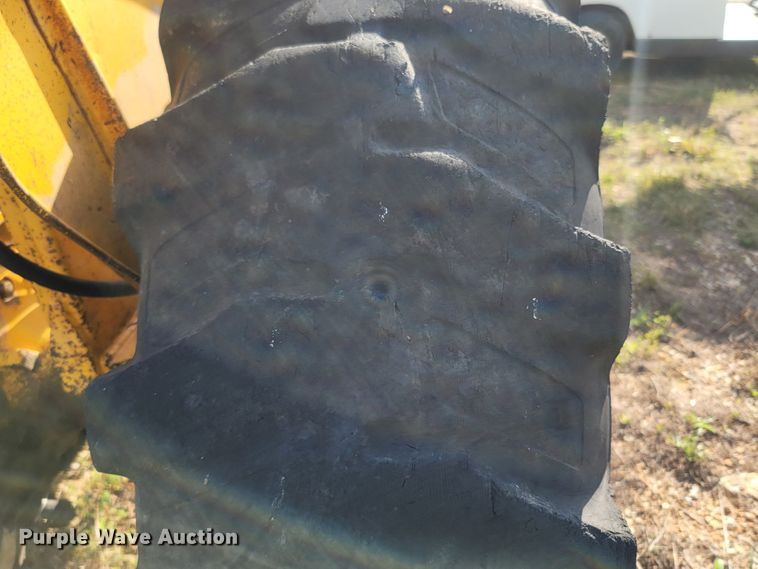 image for item LM9618 John Deere 401B  tractor