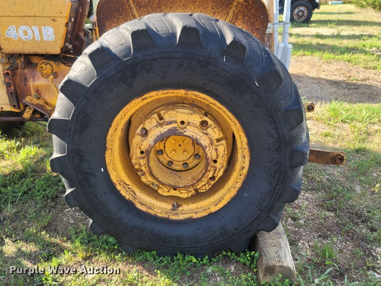 image for item LM9618 John Deere 401B  tractor